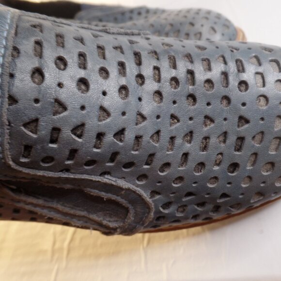 Summit Made in Italy Perforated Blue Leather Slip on Comfort Shoes Sz 8.5 -39 - Picture 10 of 15